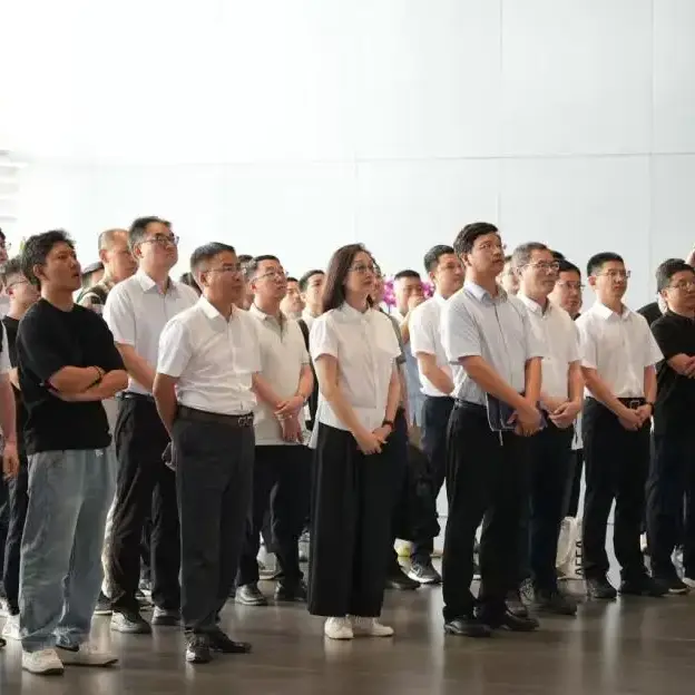 Saic-GM-Wuling y Dongfeng Liuzhou Motor Exchange Reunión